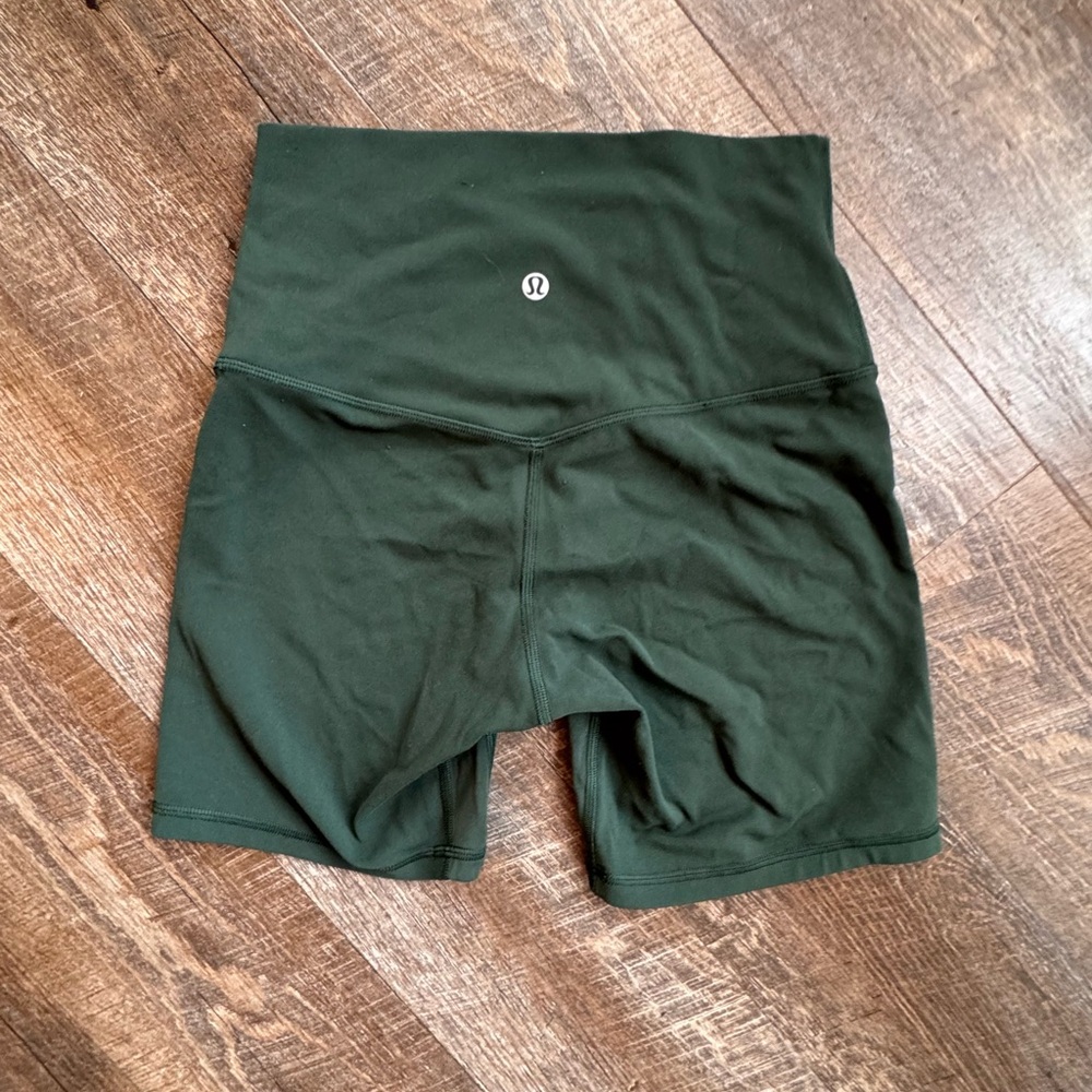 lululemon athletica Legacy Green Align bike shorts 6” size 4